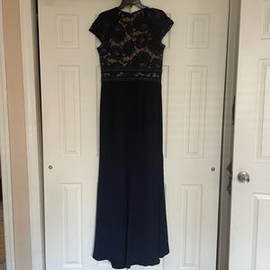 Final call!! NWOT Tadashi Shoji Gown SZ 10 FINAL CALL